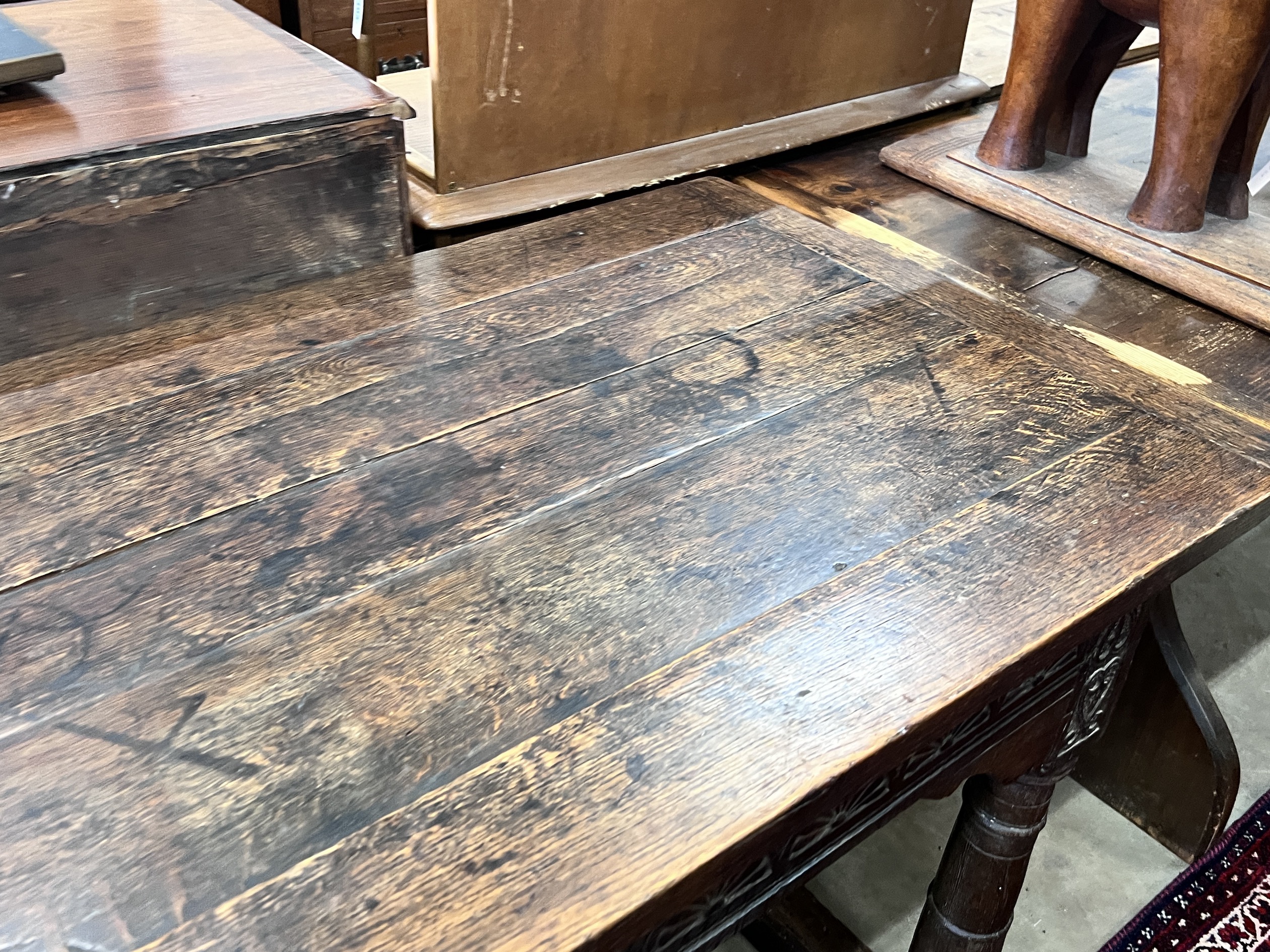 An 18th century style oak refectory table, length 152cm, depth 71cm, height 77cm